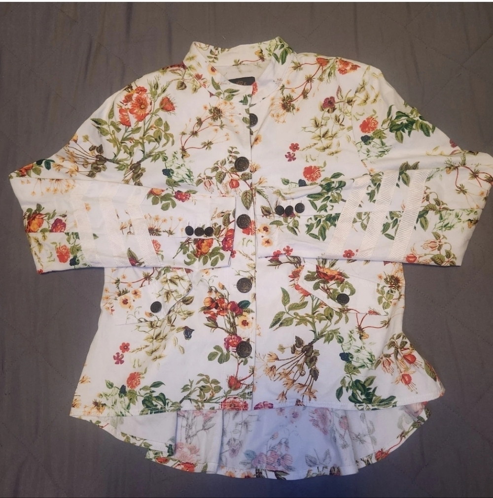 Alice Through The Looking Glass Floral Button-Down Top By‎ Colleen Atwood Size S